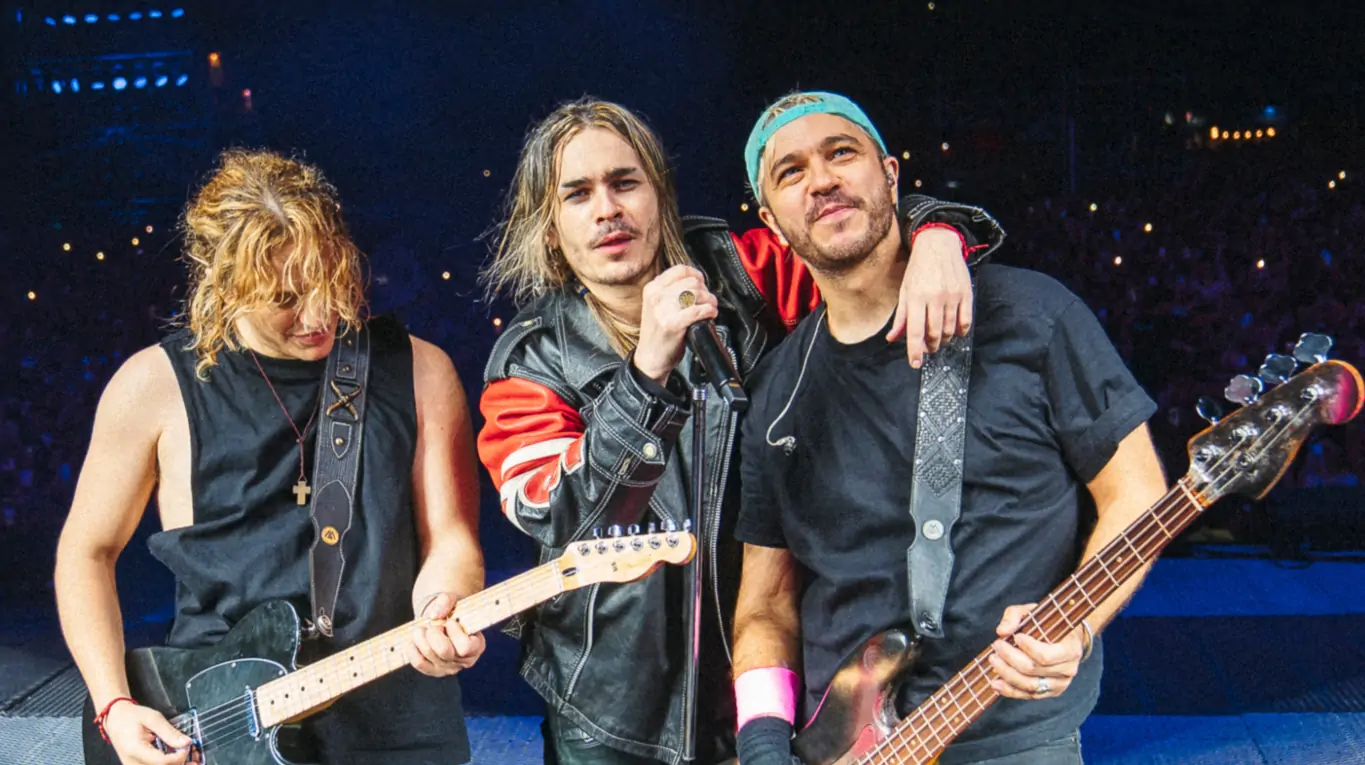 Airbag arrasa y confirma doblete en el Teatro Caupolicán de Santiago