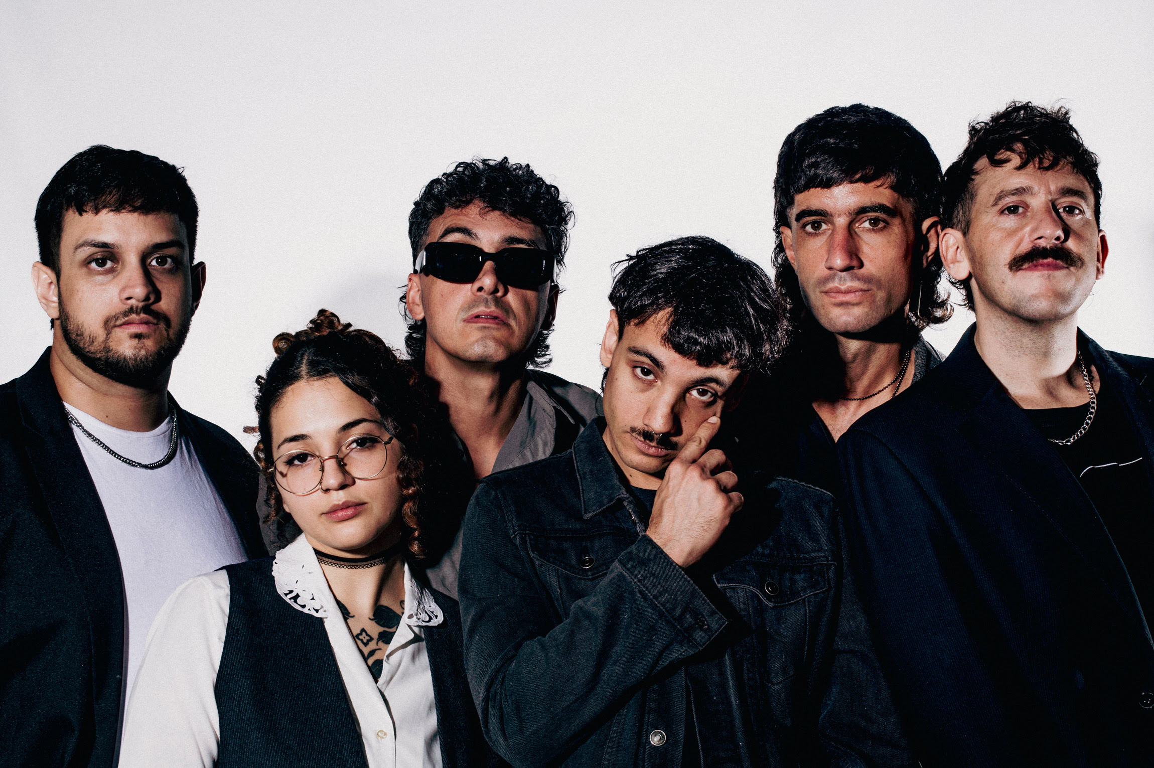 La mutación de Muñecas trasciende en flamante EP en vivo "Perder el Tiempo"