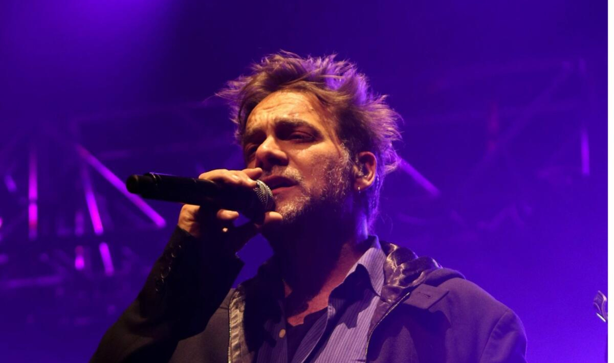 Vicentico frena en seco show de Los Fabulosos Cadillacs: "Apaga esa bengala o esto se acaba"