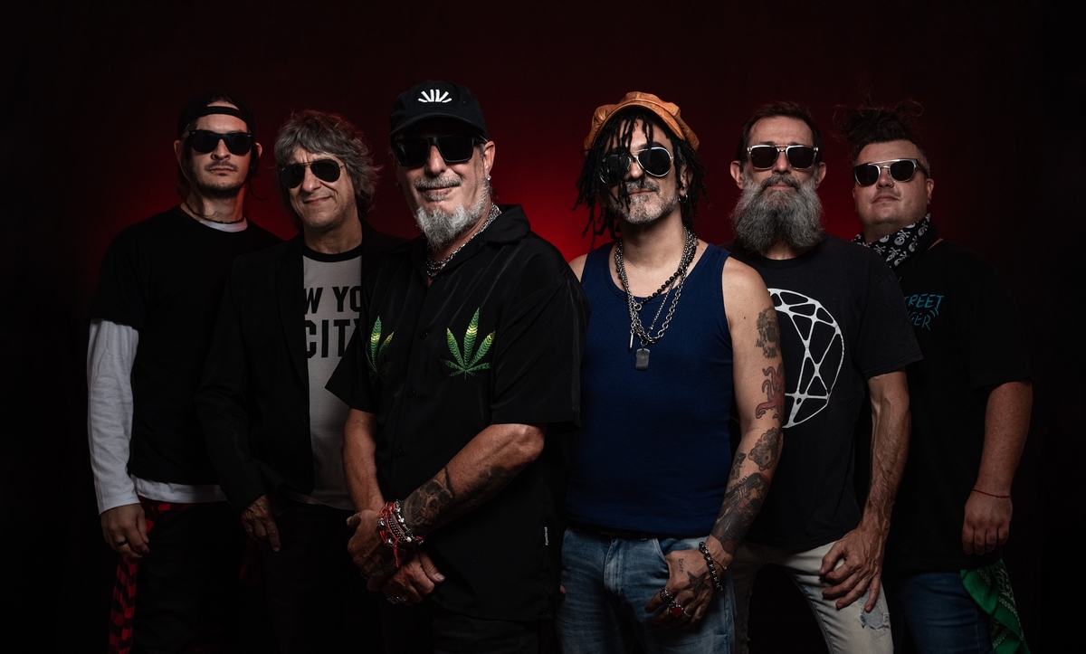 Kapanga celebra su trayectoria con nuevo disco de colaboraciones: "30 años de Perlas"