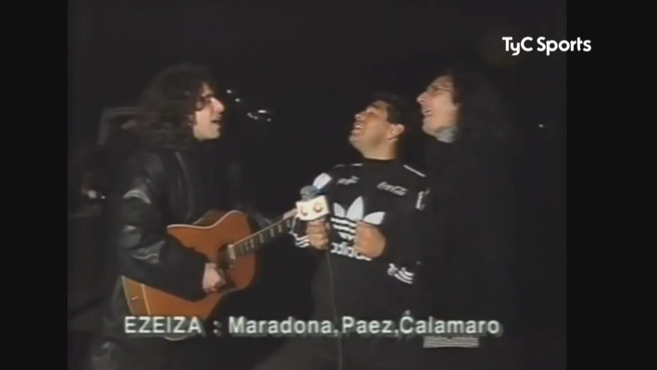 Fito, Calamaro y Maradona cantando “Salud, dinero y amor”