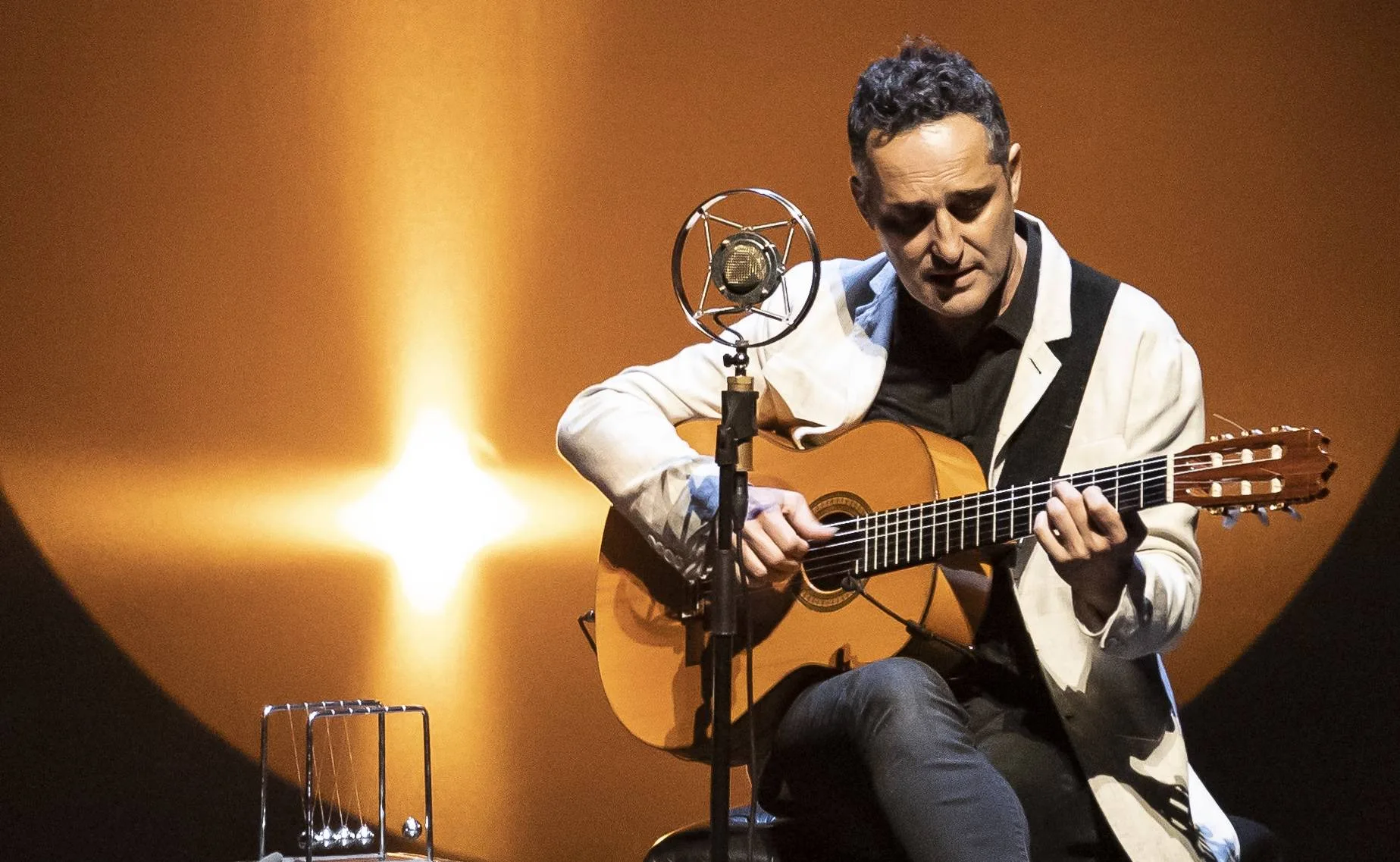Gratis y de calidad: Jorge Drexler dará concierto online este domingo