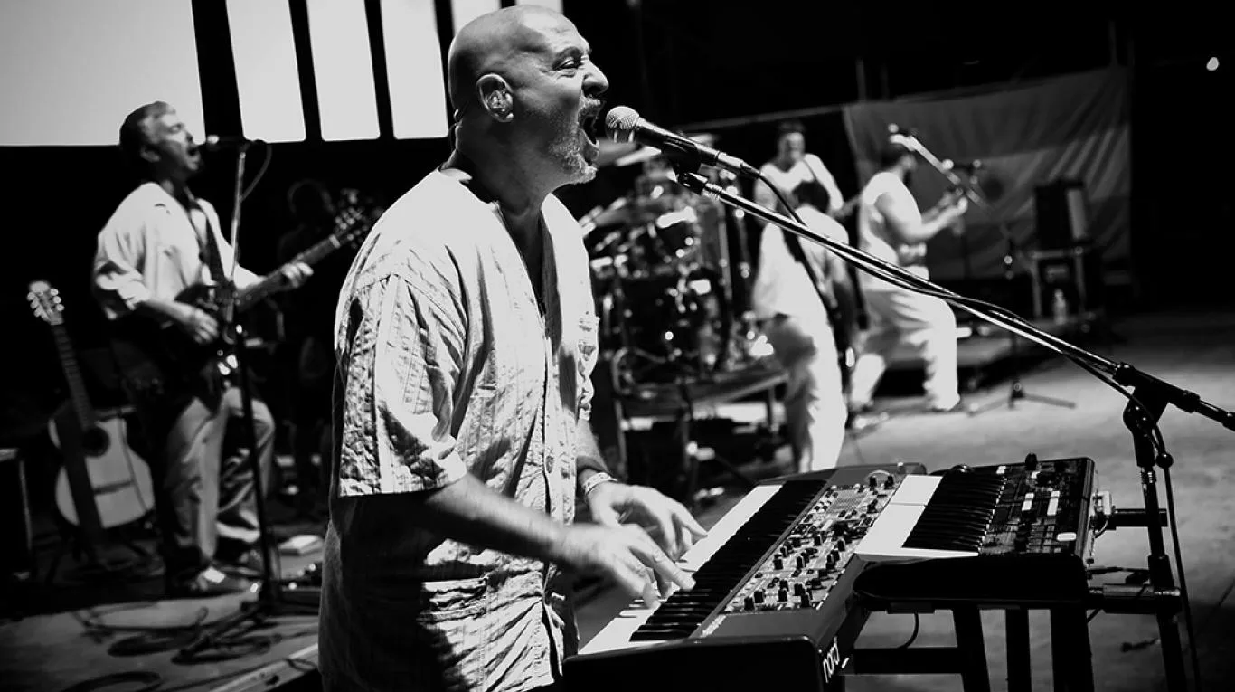 Los Auténticos Decadentes, Bersuit Vergarabat y Los Caligaris dirán presente en un nuevo recital en línea