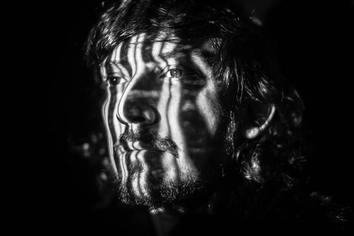 El discazo “Solstis” de León Larregui festeja un nuevo aniversario