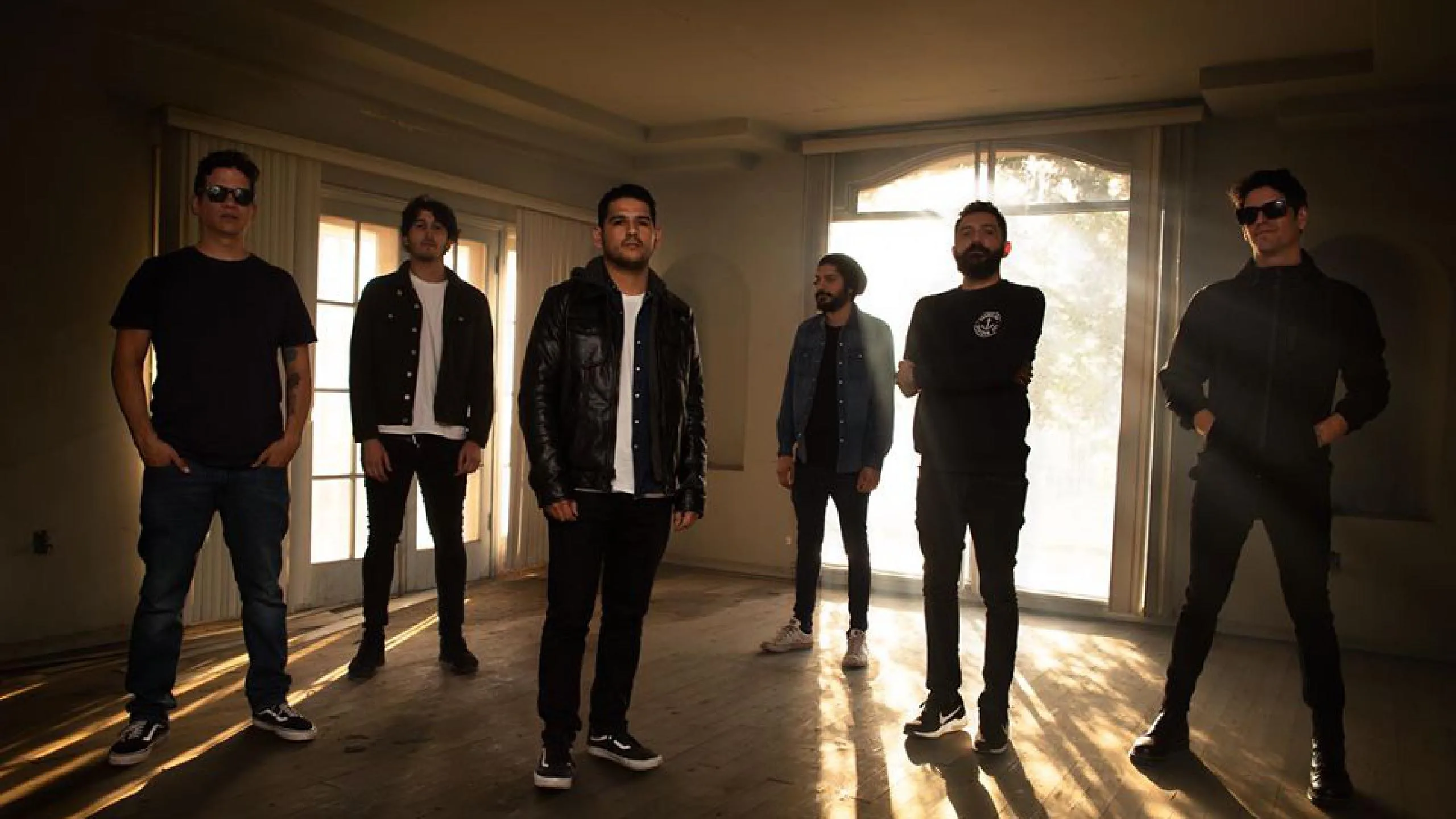 De película: Insite dará un concierto aprovechando la puesta de sol en una playa