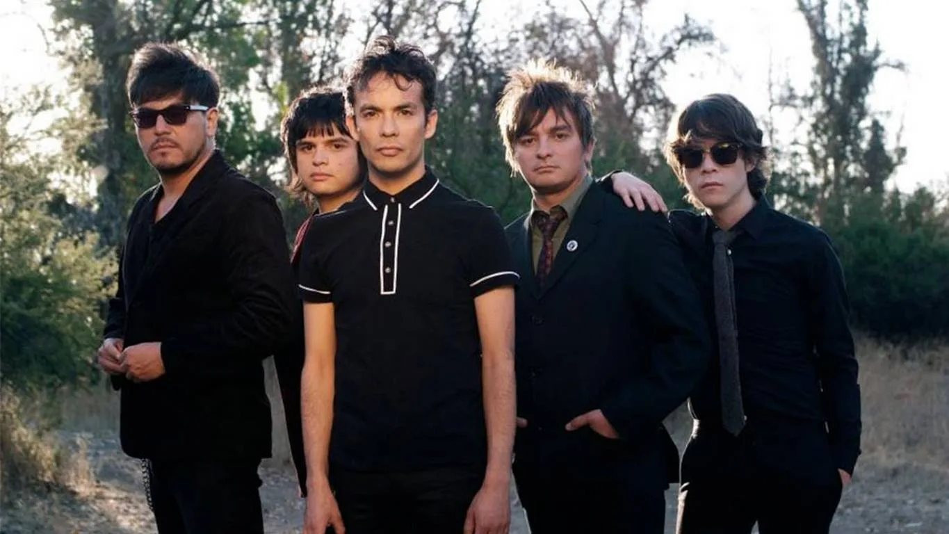 Hace 15 años Los Bunkers lanzaban uno de esos discos para no olvidar jamás: “Vida de Perros”