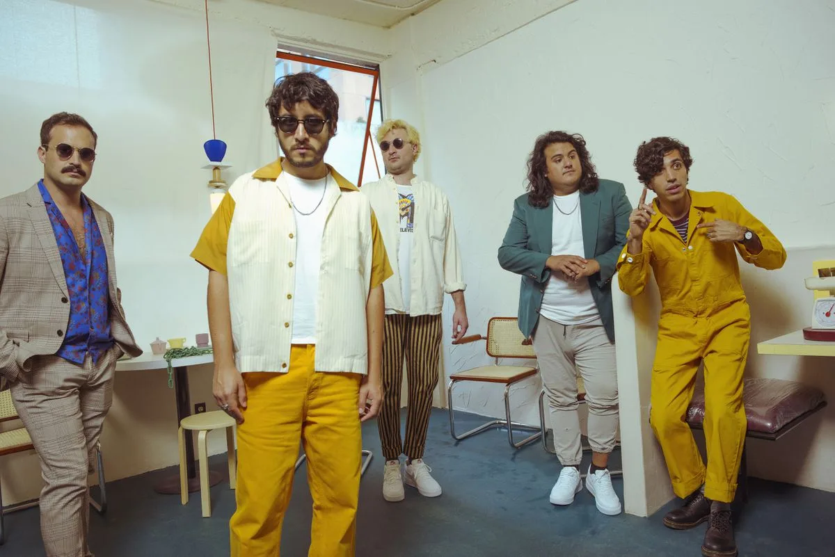 Escucha el nuevo sencillo de Little Jesús junto a Zoe Gutosso y el flamante disco de Bandalos Chinos