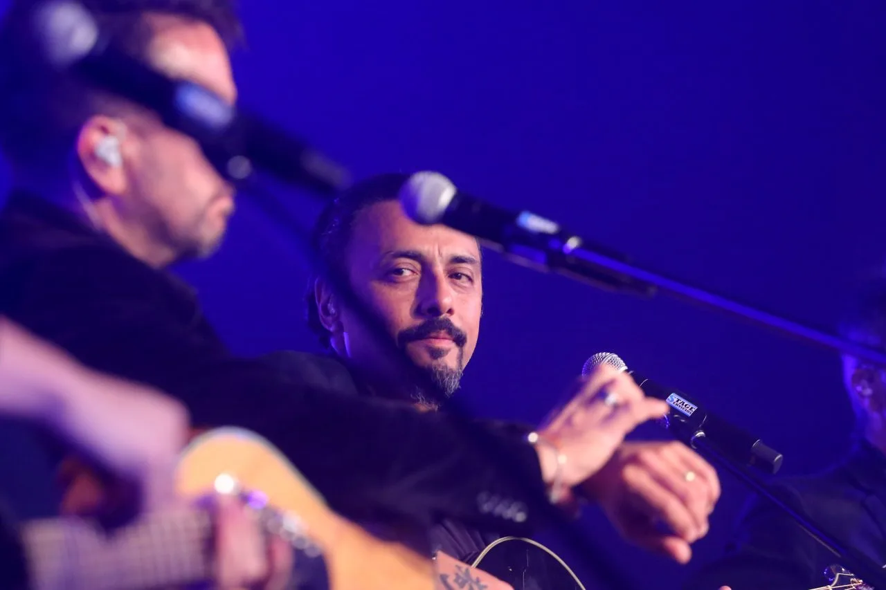 Lucybell estrena “Mil caminos”, un álbum de viejos de sus clásicos tocados en vivo y acústico
