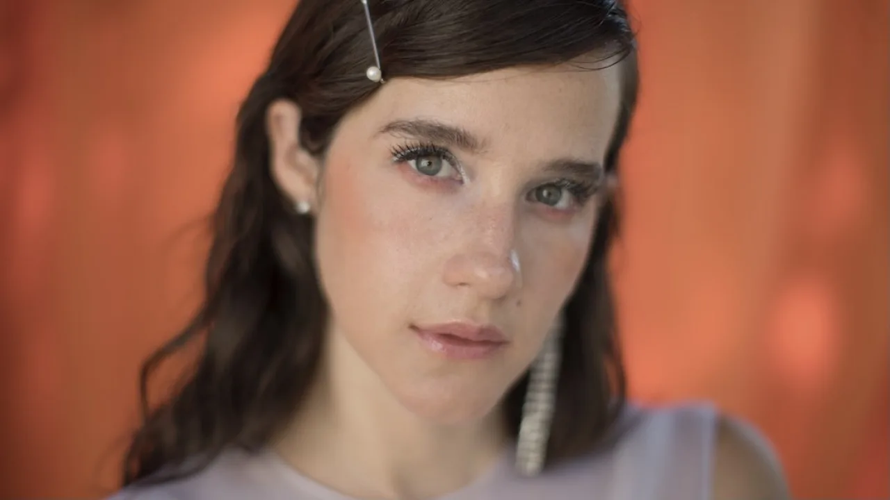 Ximena Sariñana se unió al “Reversiones” de Zoé con “10 AM”