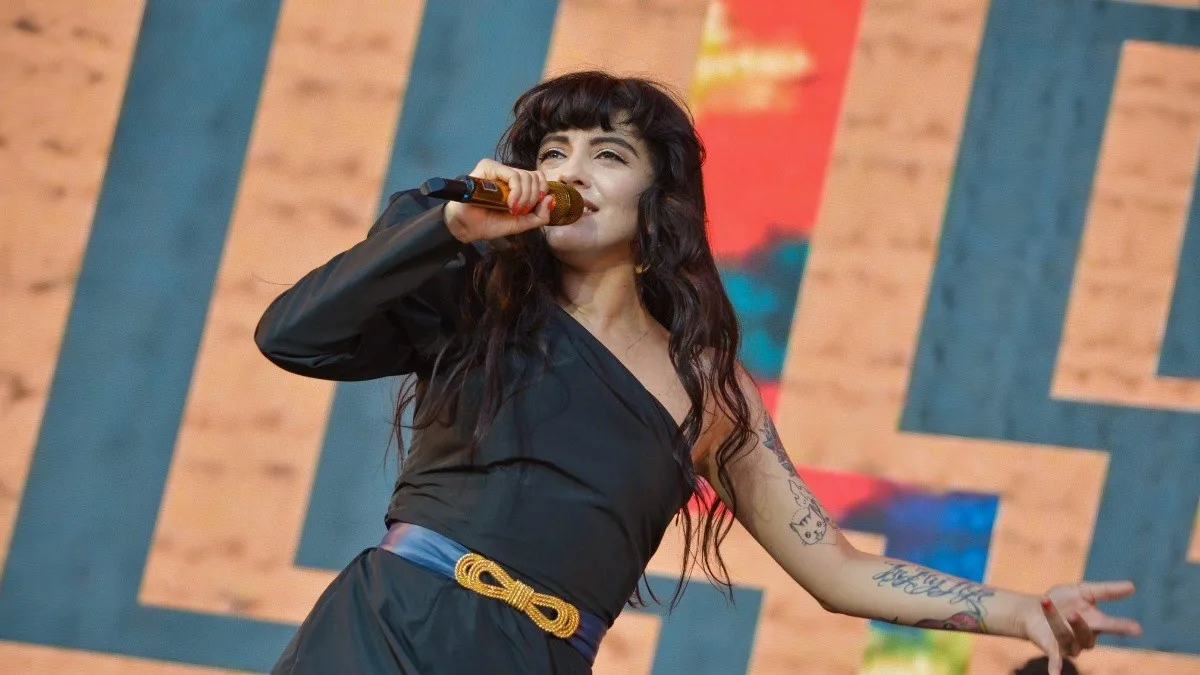 Mon Laferte entregó apasionante versión en vivo de “Antes de Ti”