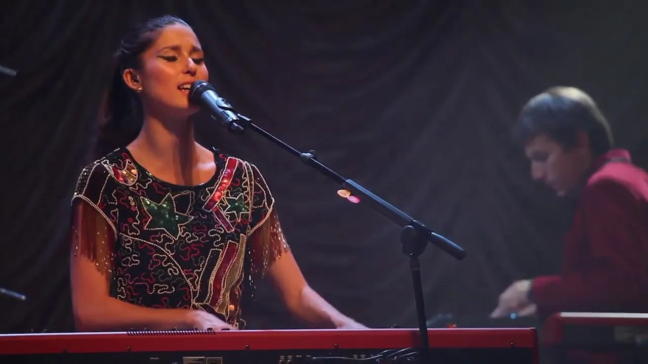 Francisca Valenzuela estrenó tremenda versión en vivo “No te alcanzo”