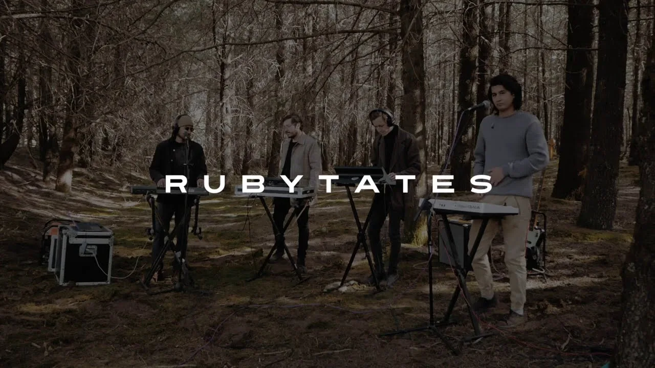 Rubytates se adentró en un bosque para reversionar tres temas de manera grandiosa