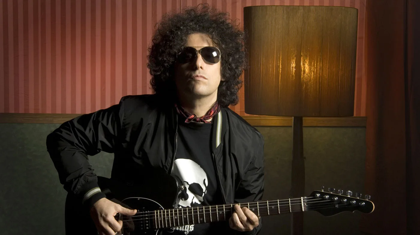 Recién estrenado: Andrés Calamaro le rinde homenaje a Zoé con cover de “Paula”