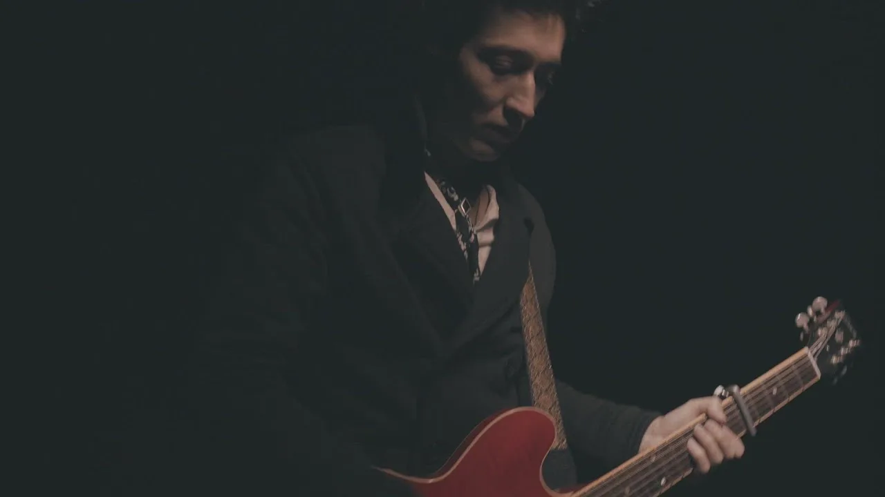 Javier Blake, líder de División Minúscula, estrenó nuevo tema y videoclip como solista