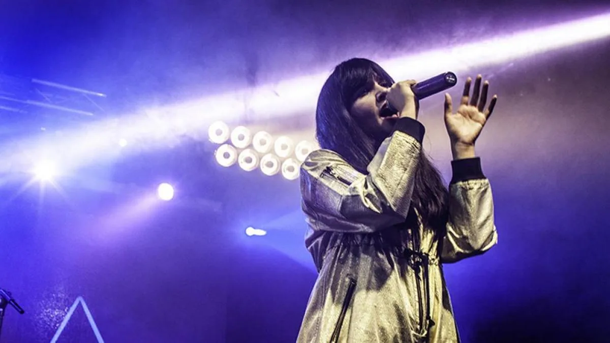 Liberan épico recital recital de Javiera Mena por el 8M y la artista anuncia nuevo álbum