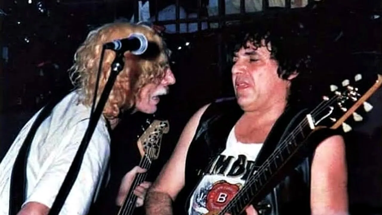 Vibra con este recuerdo de Pappo con Charly García haciendo magia en el Cosquín Rock