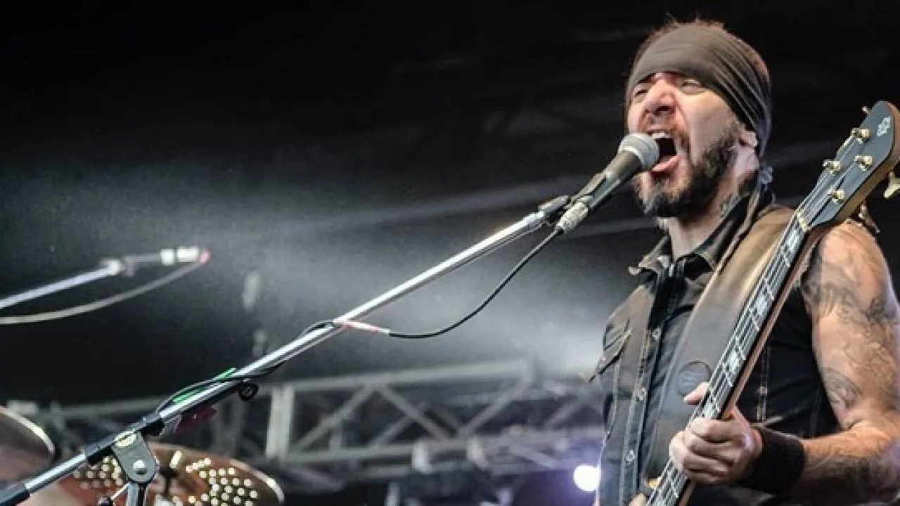 Mira el streaming de Arde la Sangre, la nueva banda de Corbata Corvalán