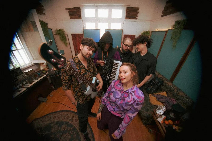 Ventolera lanza EP ¿En qué piensas?
