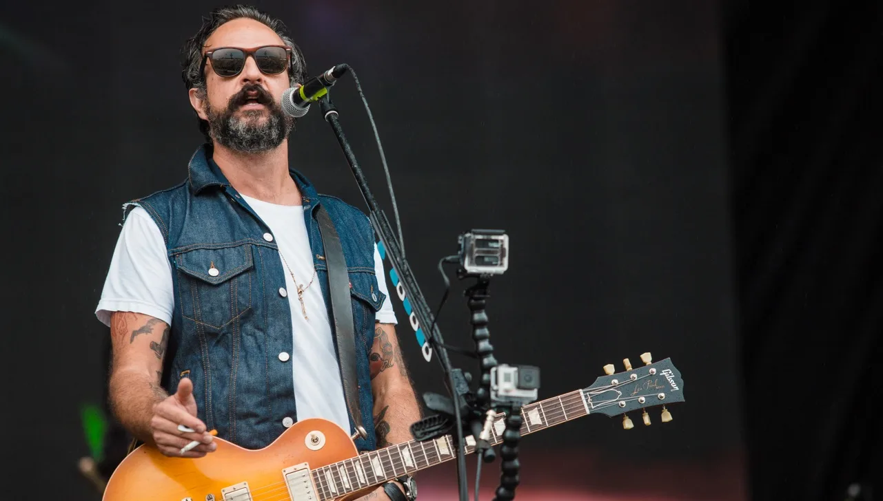 Molotov y Jay de la Cueva: Un regreso nostálgico para el Vive Latino 2025