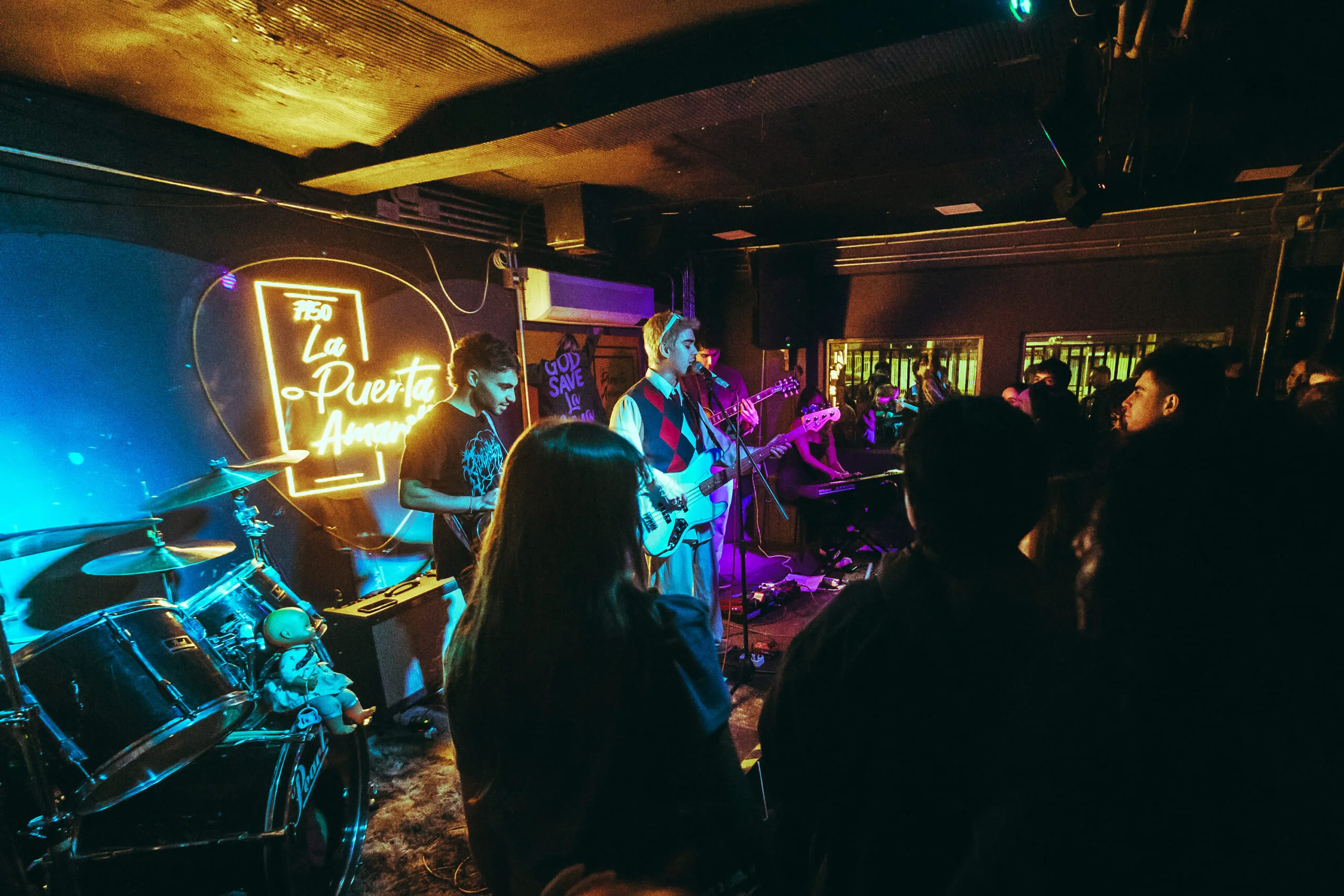 LUKE BONGCAM ARREMETE EN LA ESCENA INDEPENDIENTE CON UN ESPECTACULAR SHOW A SALA LLENA