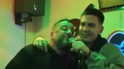 [Video] Jugador de River cantó clásico con vocalista de Las Pastillas del Abuelo en notable momento