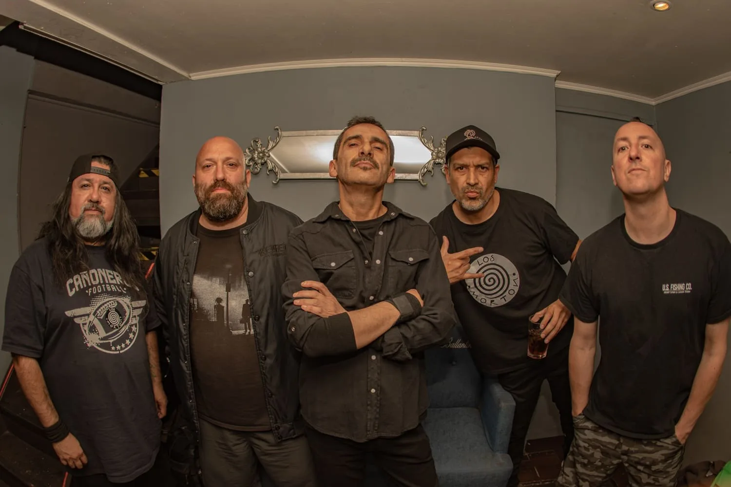 La legendaria banda Los Morton regresa con nuevo single tras largos años