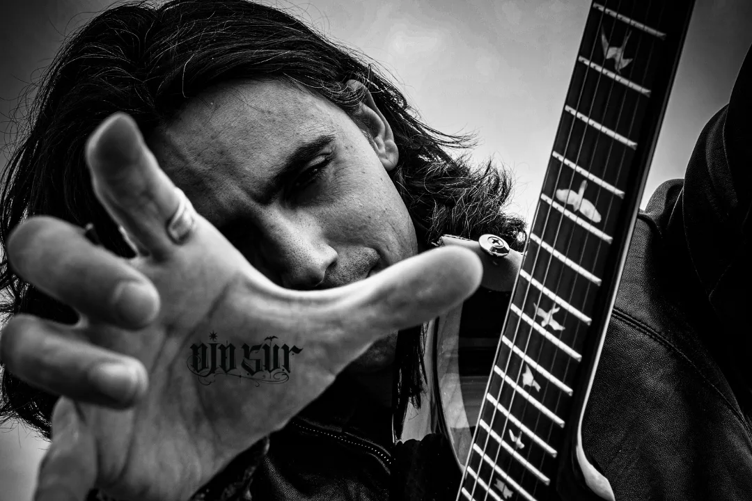 Entre la introspección y la catarsis: Ojo Sur presenta su primer single “Abre Mis Cadenas”