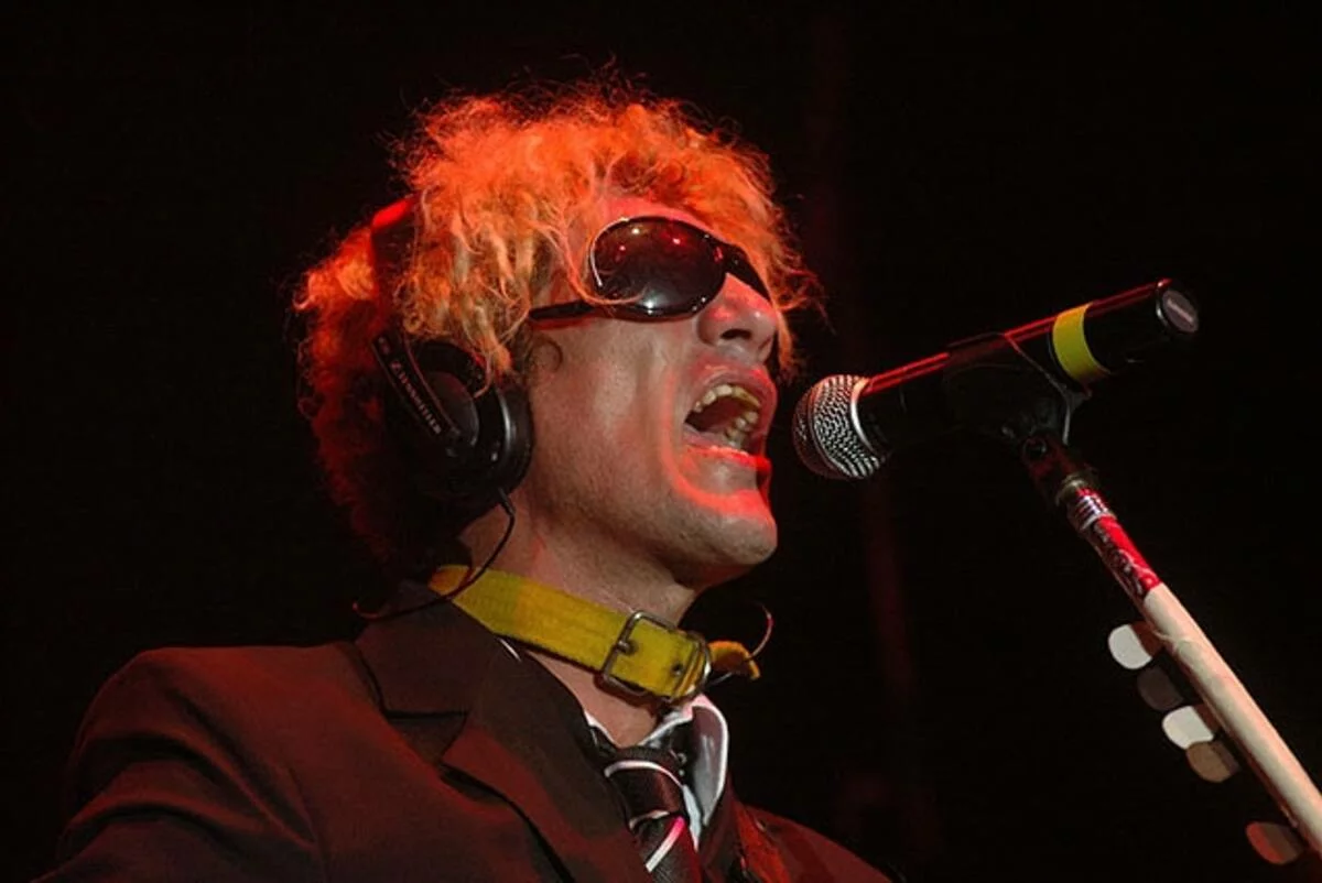 ¡Volvió Pity Álvarez! Legendario rockero sorprendió en show íntimo