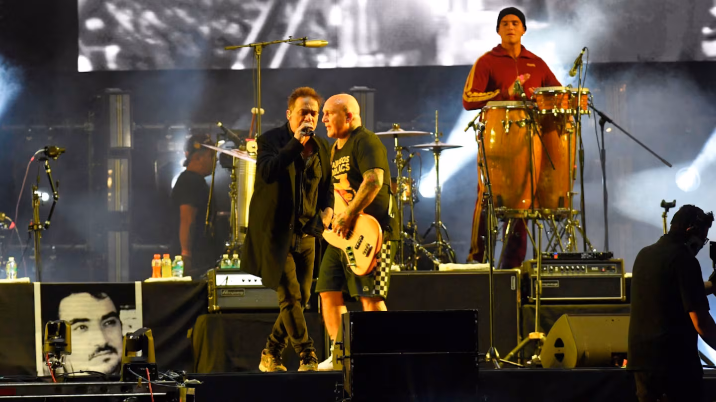Los Fabulosos Cadillacs inmortalizan noche histórica con nuevo álbum en vivo